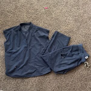 FIGS Rafaela top with Cargo pants set